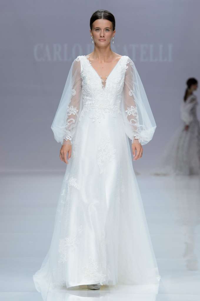 Abito da sposa a maniche lunghe Carlo Pignatelli