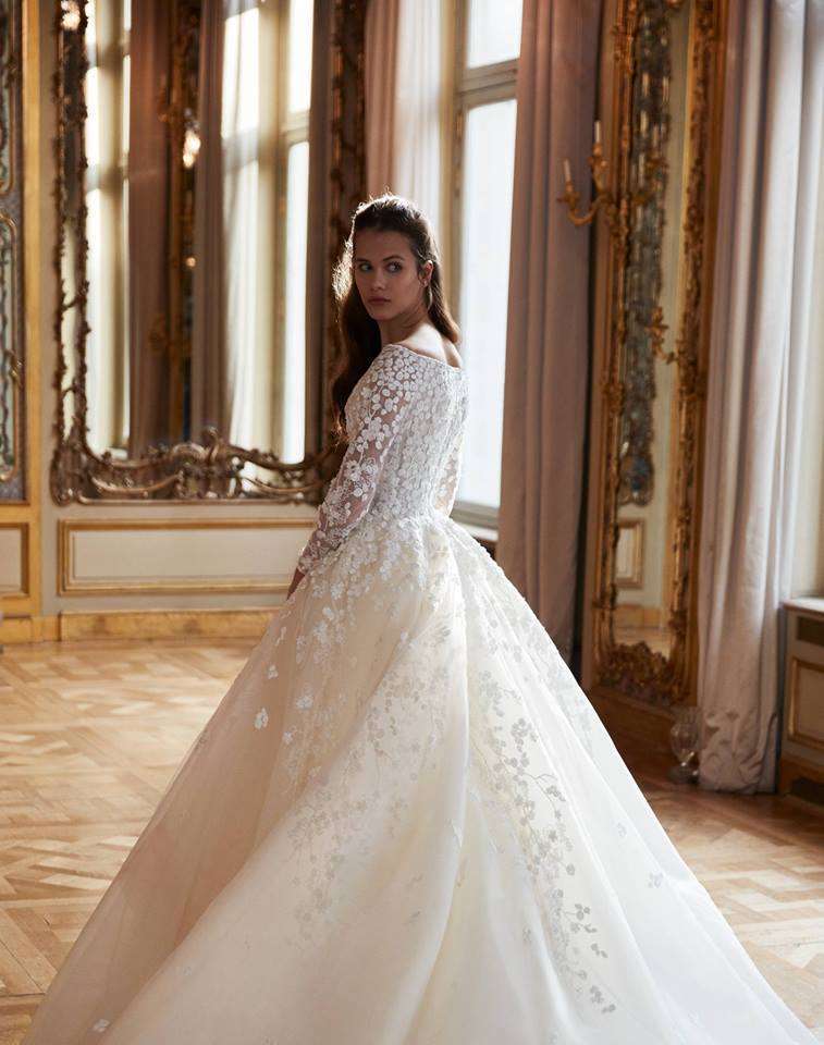 Abito da sposa in pizzo Elie Saab