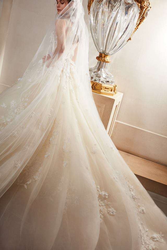 Abito da sposa ricamato Elie Saab, dettaglio