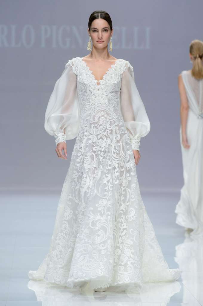 Abito da sposa stile folk Carlo Pignatelli in pizzo