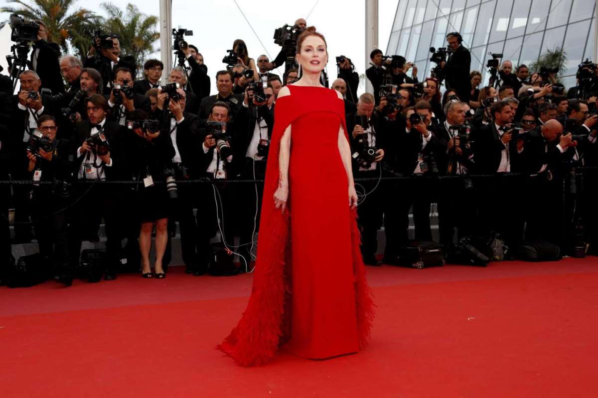 Julianne Moore in Givenchy Couture con gioielli Chopard