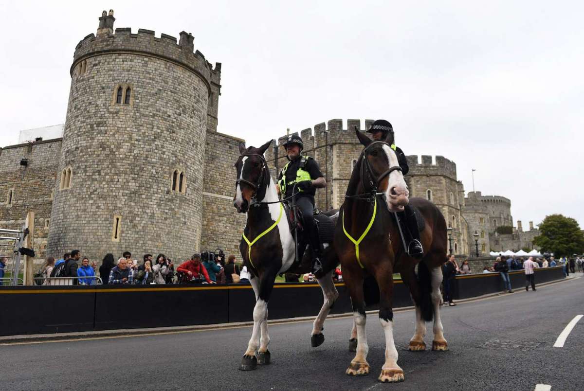 La polizia a cavallo per il royal wedding