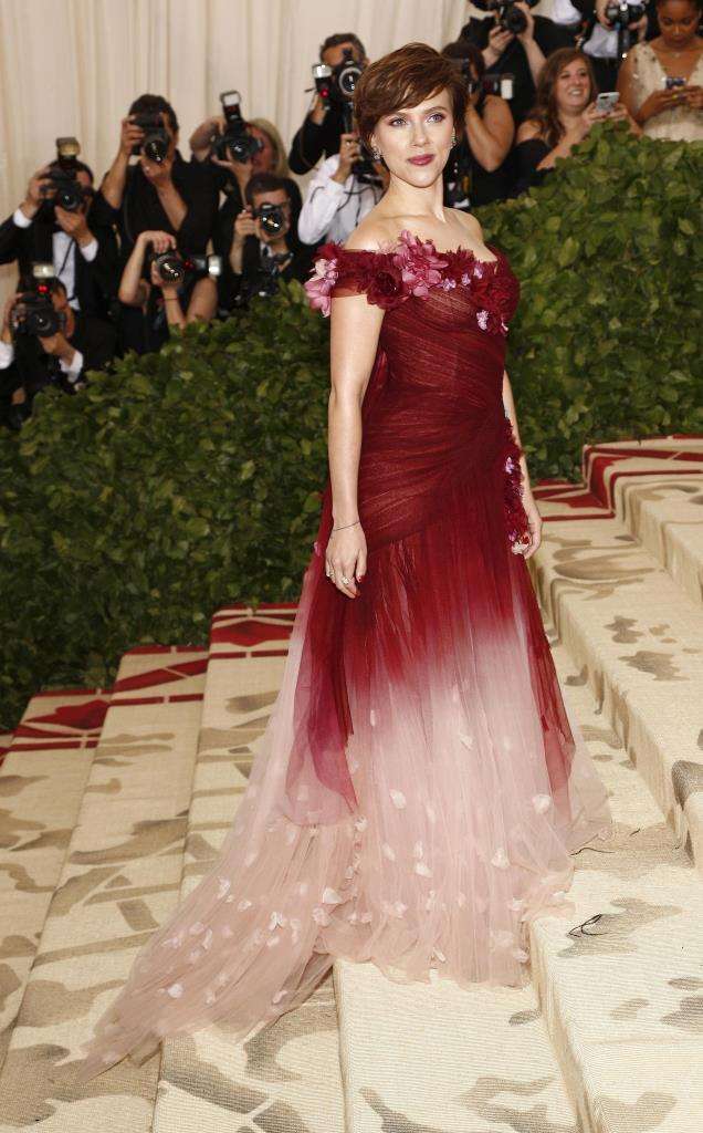 Scarlett Johansson in Marchesa