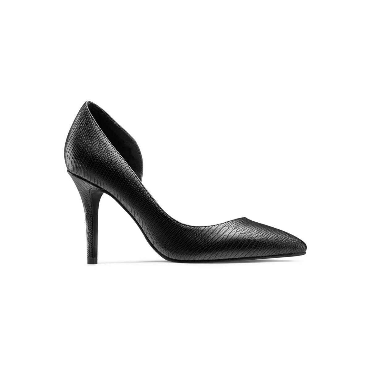 Scarpe nere a punta Bata a 49,99 euro