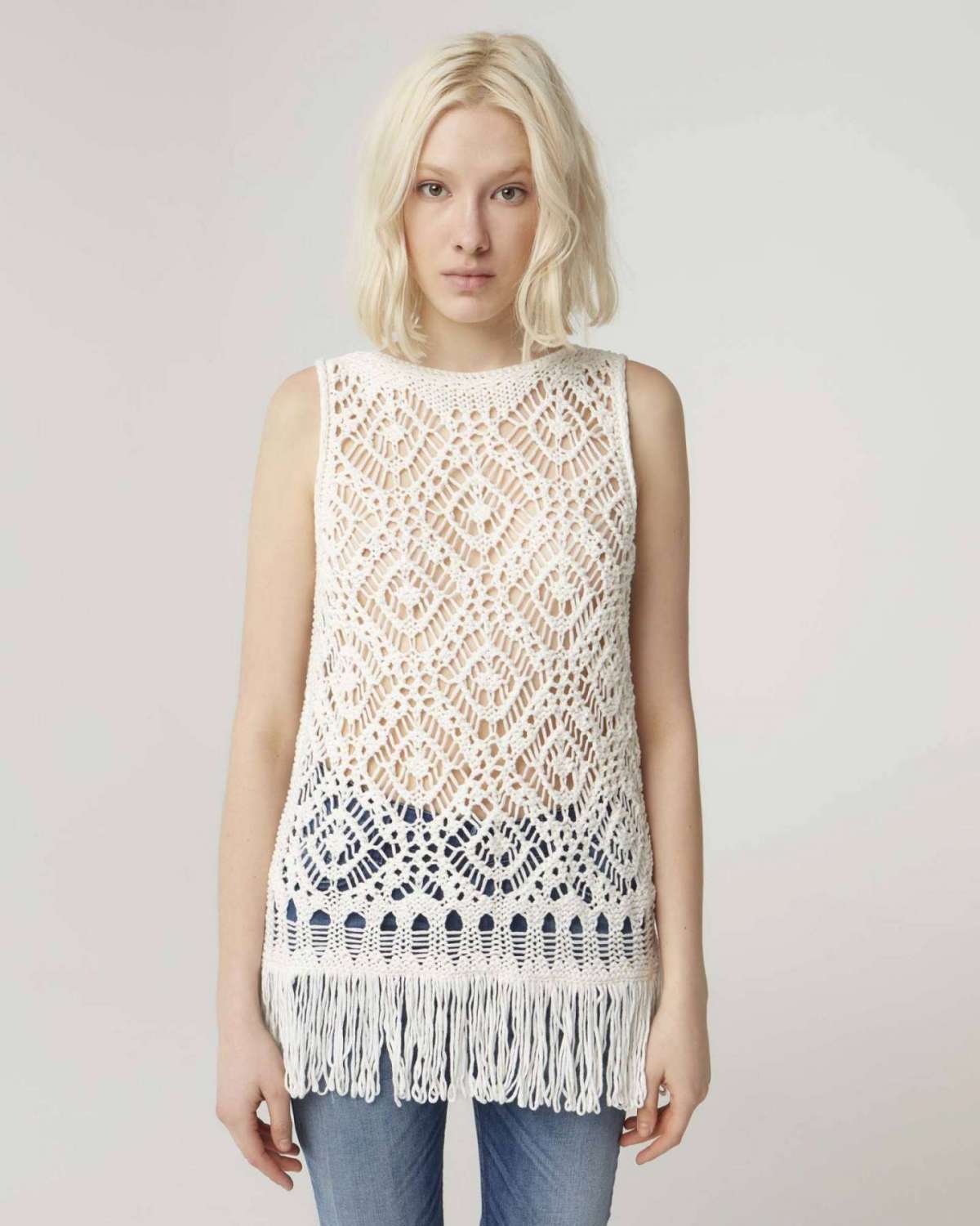 Top crochet con frange a 49 euro