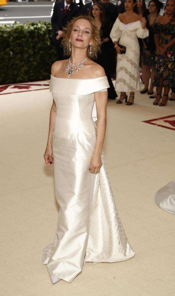 Uma Thurman in custom Gabriela Hearst con collana Giampiero Bodino