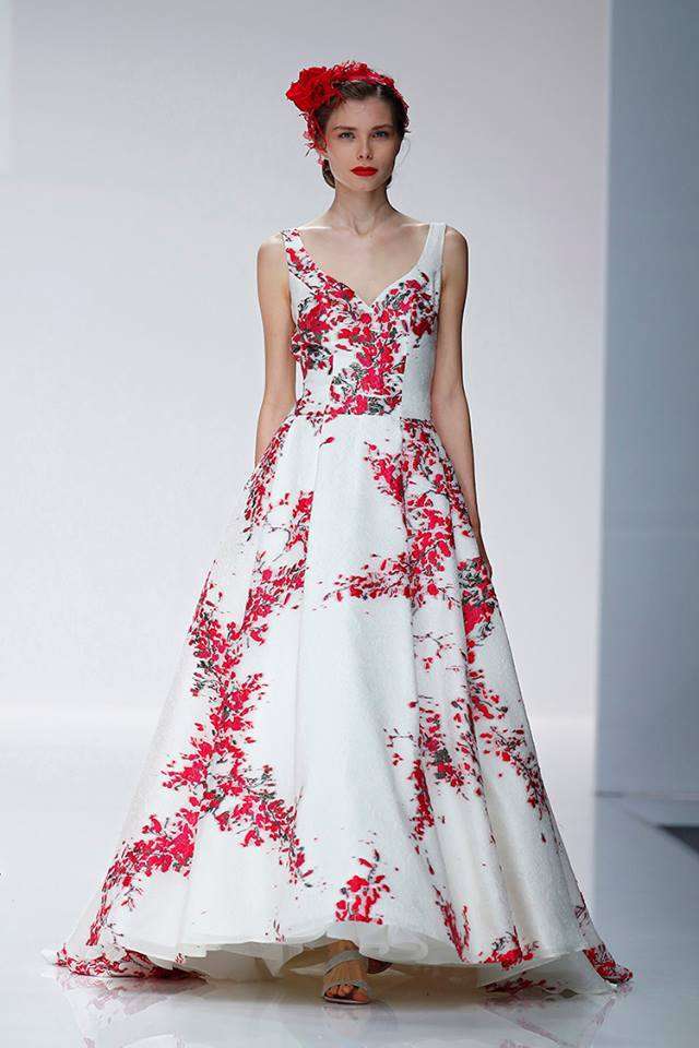 Abito da sposa bianco e rosso a fiori Cymbeline