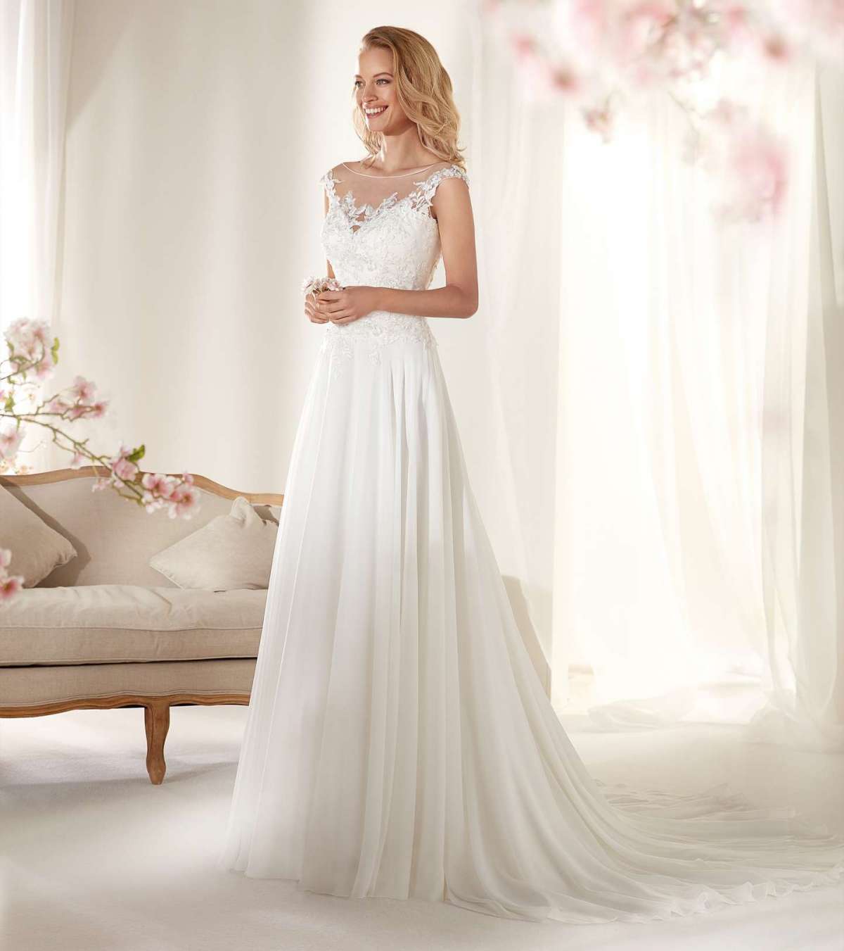 Abito da sposa con schiena scoperta Colet