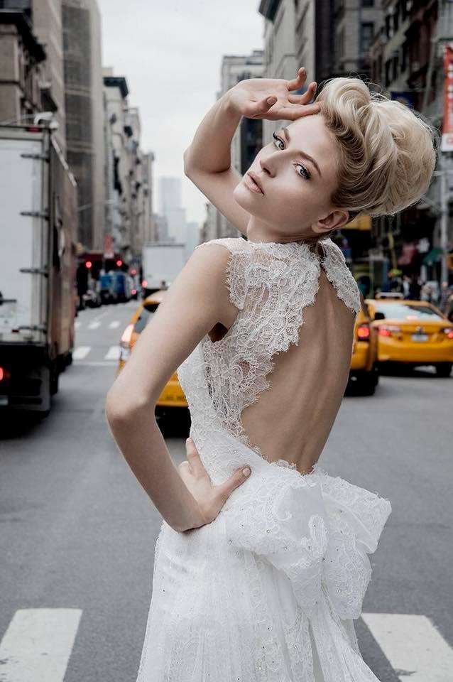 Acconciatura da sposa alta per capelli lunghi, adv Pnina Tornai 2019