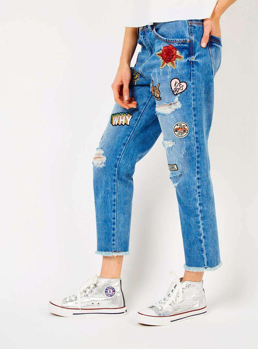 Jeans boyfriend con patch Alcott