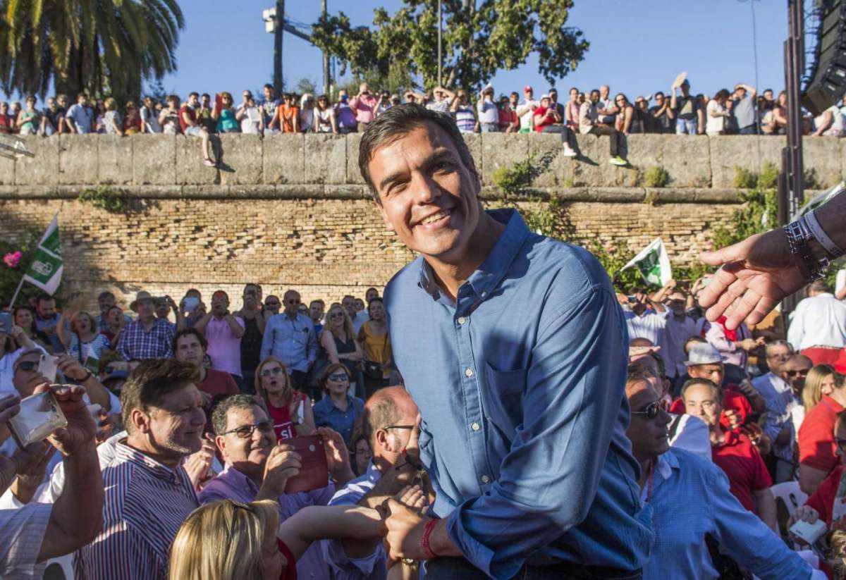 Re del popolo: Pedro Sanchez 'El Guapo'