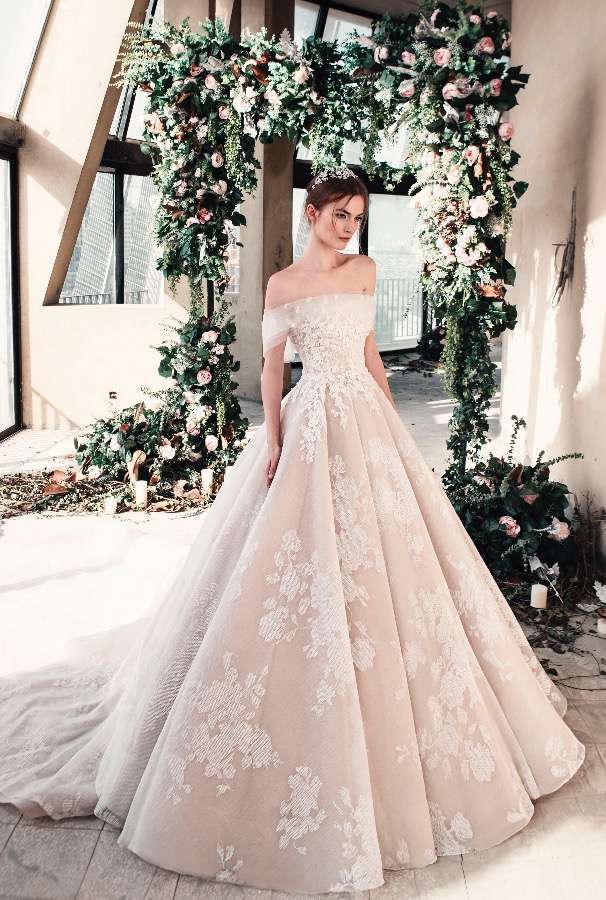 Vestito da sposa rosa La Mariée by Tony Ward