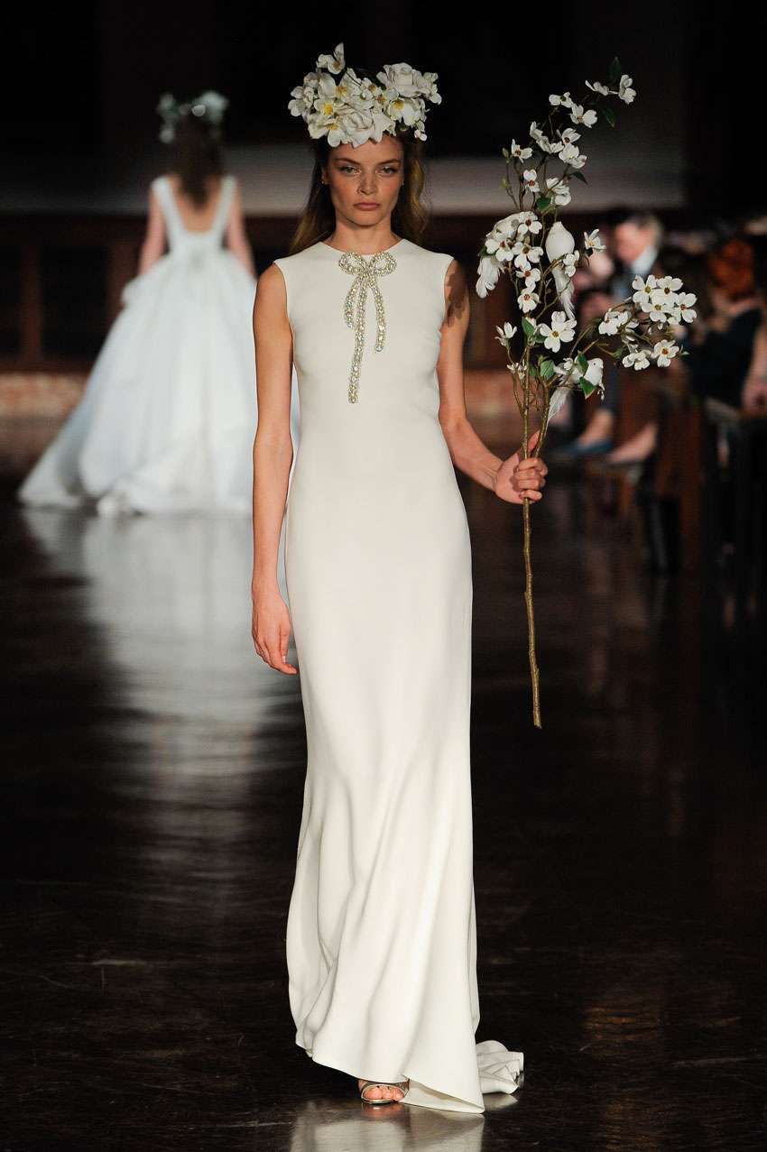 Abito da sposa a colonna in seta Reem Acra