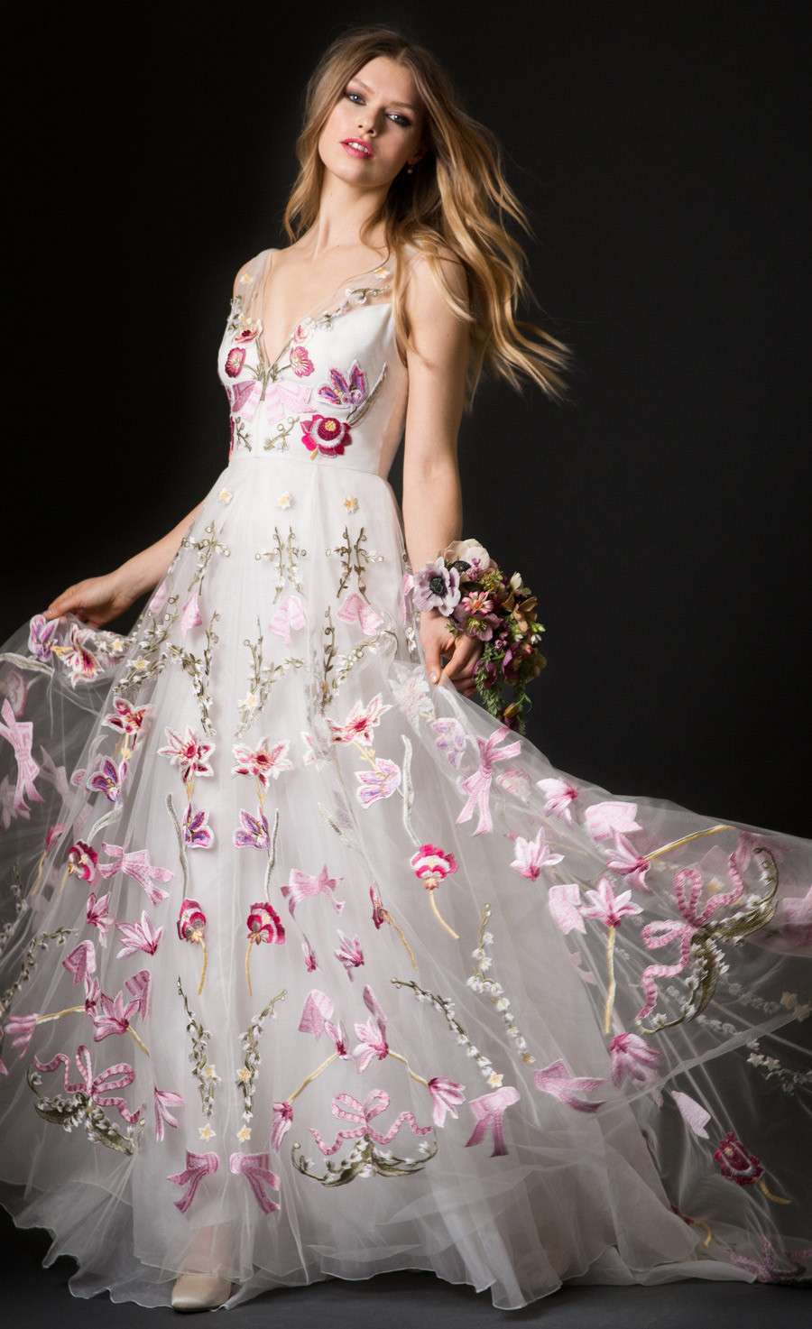 Abito da sposa colorato a fiori Temperley London