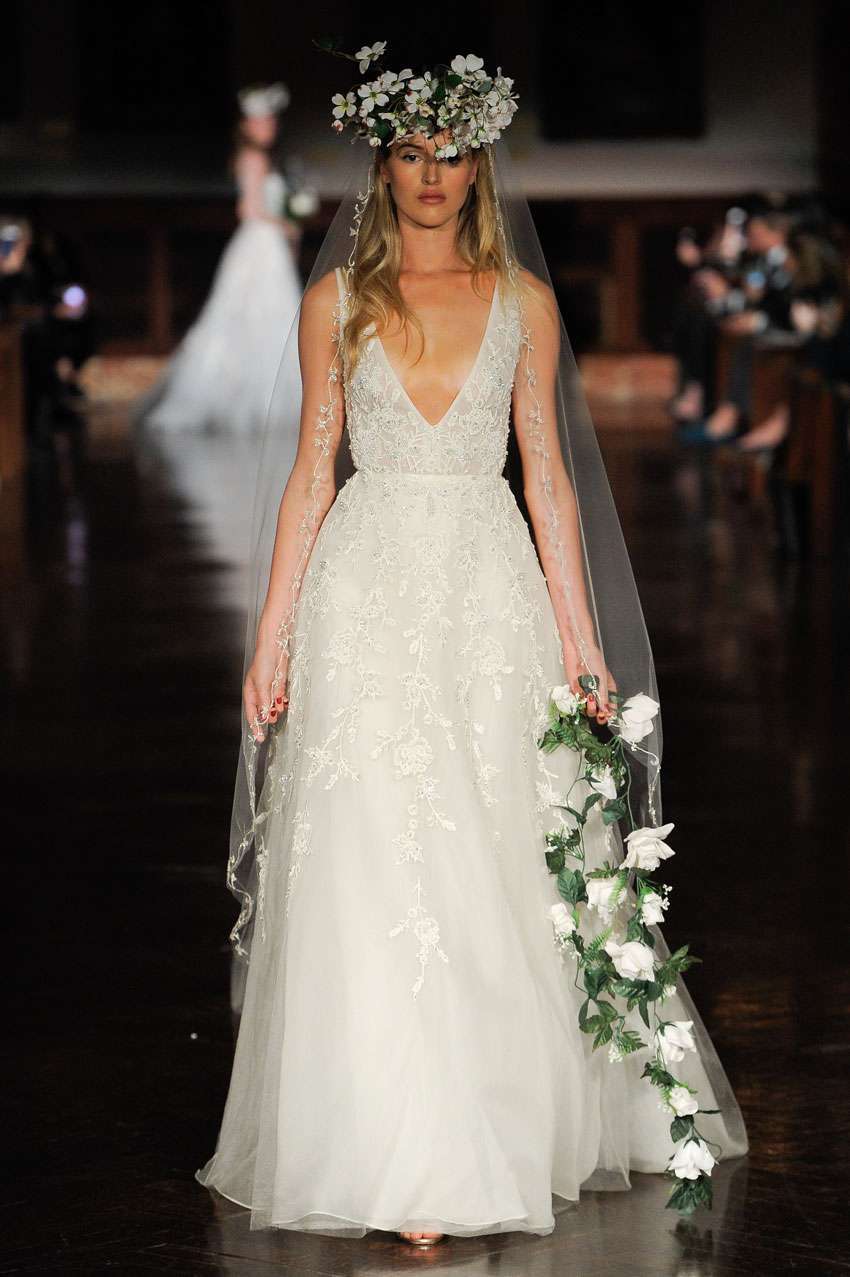 Abito da sposa con scollo a V Reem Acra