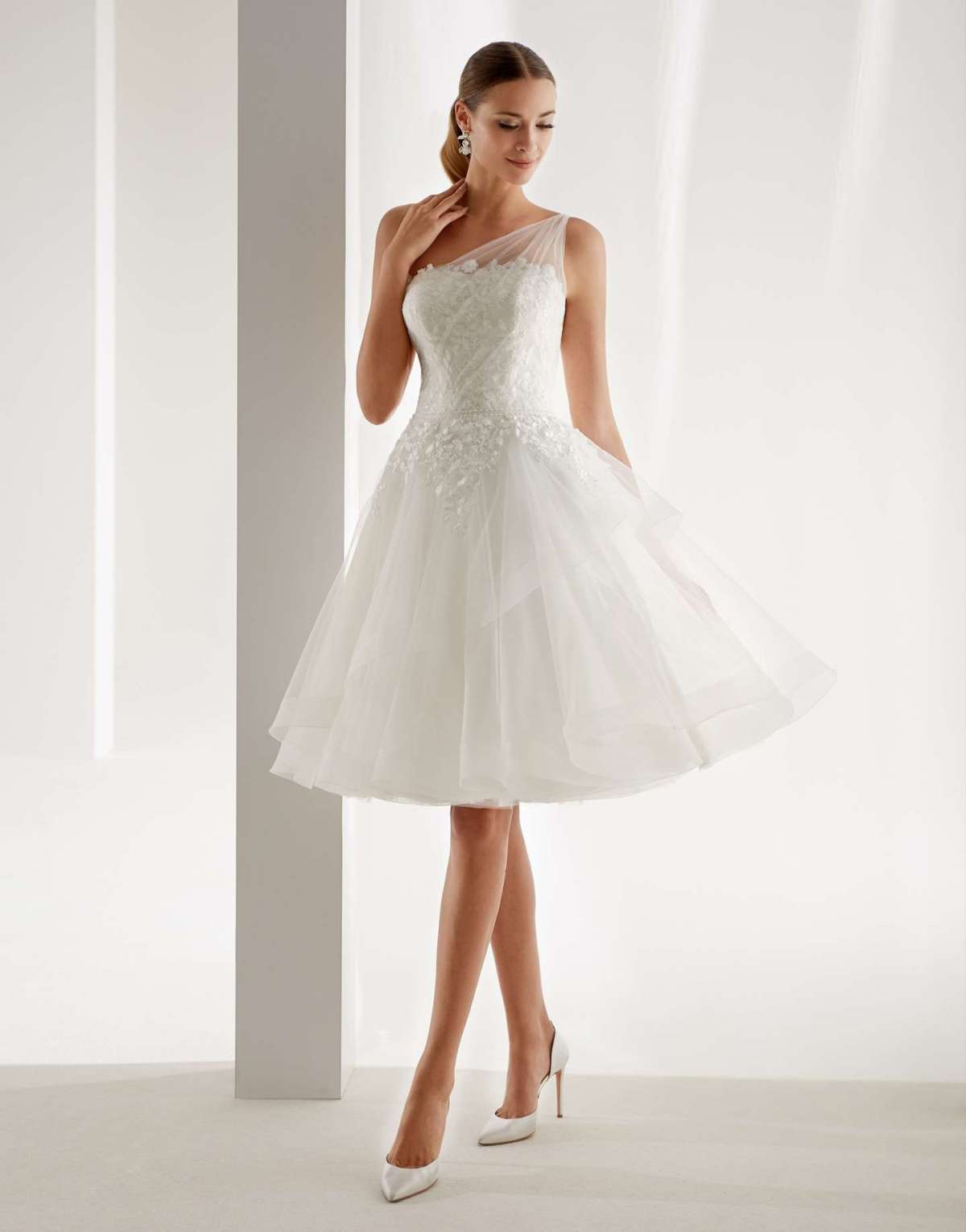 Abito da sposa corto in tulle e pizzo Aurora
