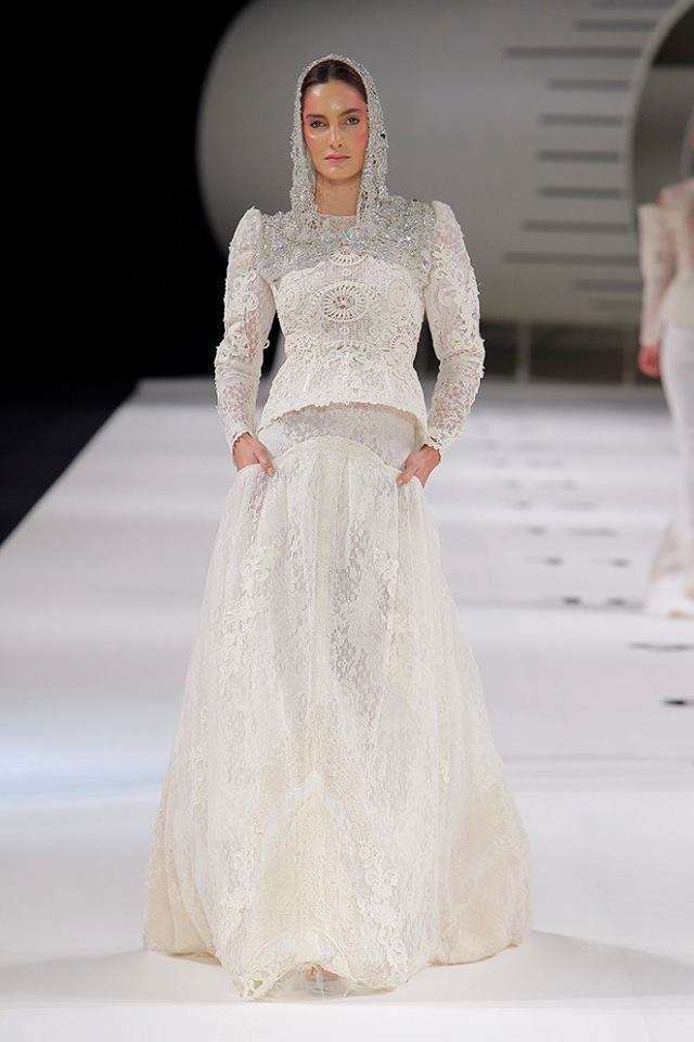 Abito da sposa in pizzo Yolan Cris