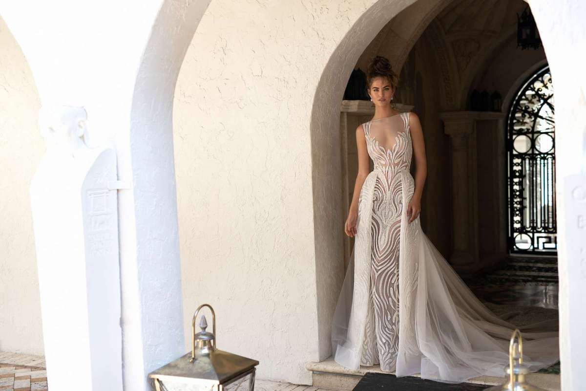 Abito da sposa ricamato a colonna Berta