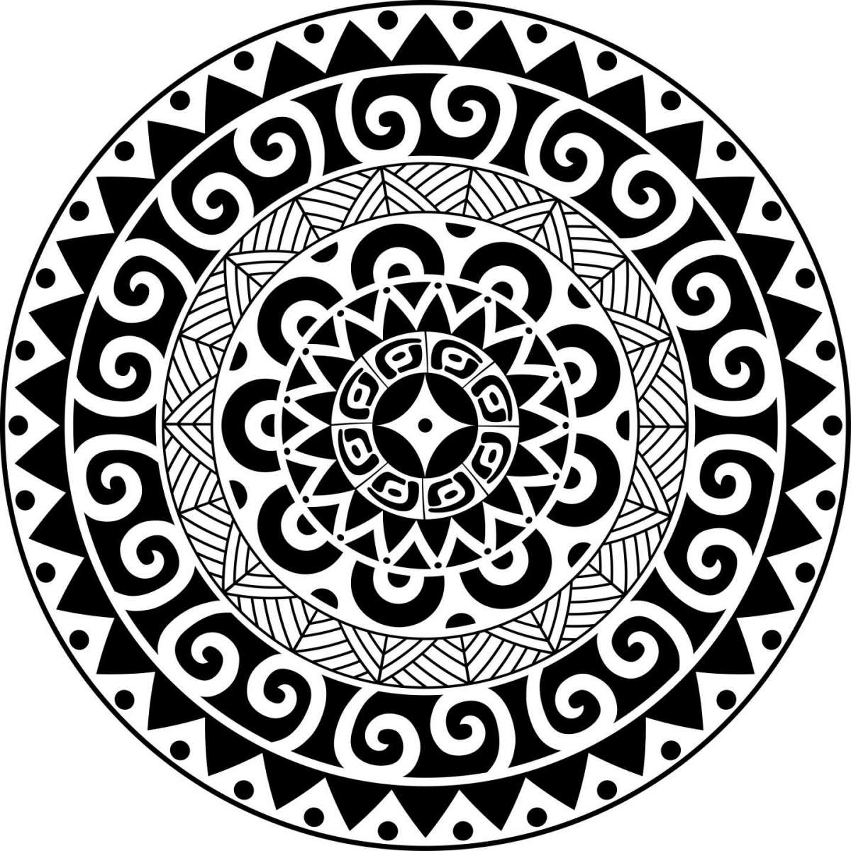 Tatuaggio sole maori di forma circolare