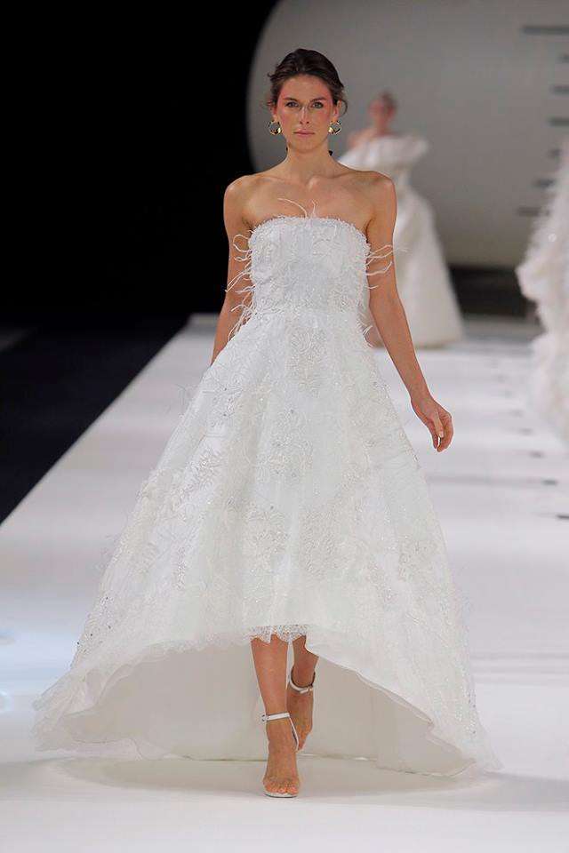 Vestito da sposa corto davanti e lungo dietro Yolan Cris