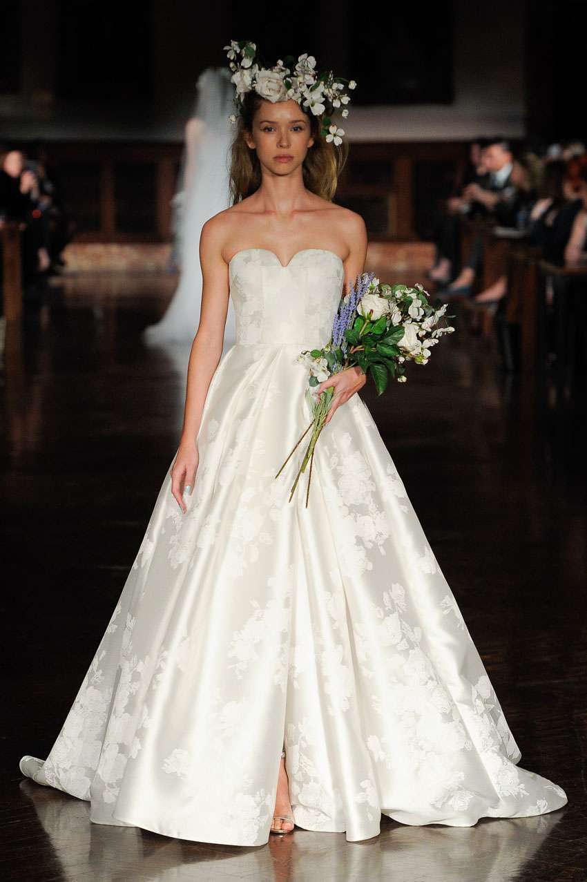 Vestito da sposa in seta con scollo a cuore Reem Acra