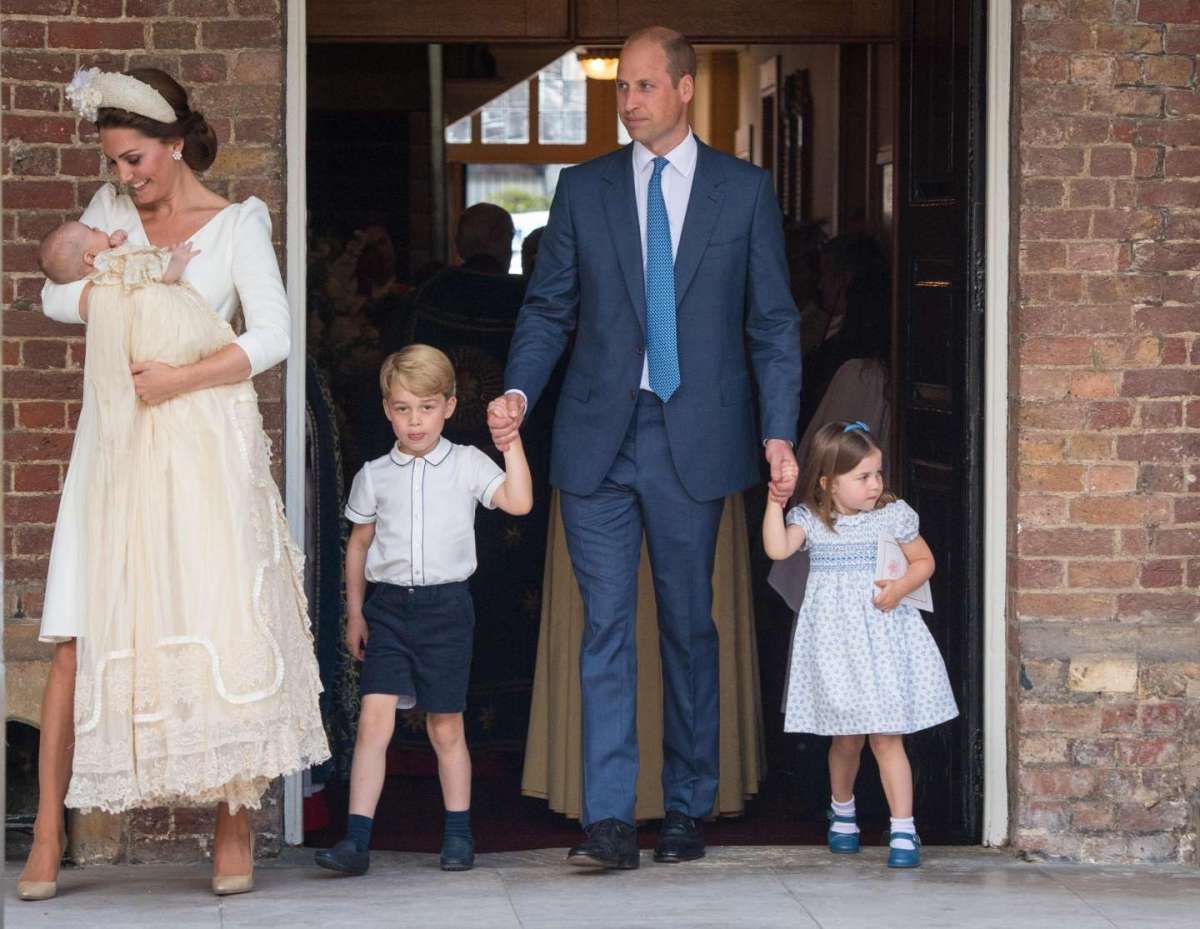 William, Kate e figli al battesimo di Louis