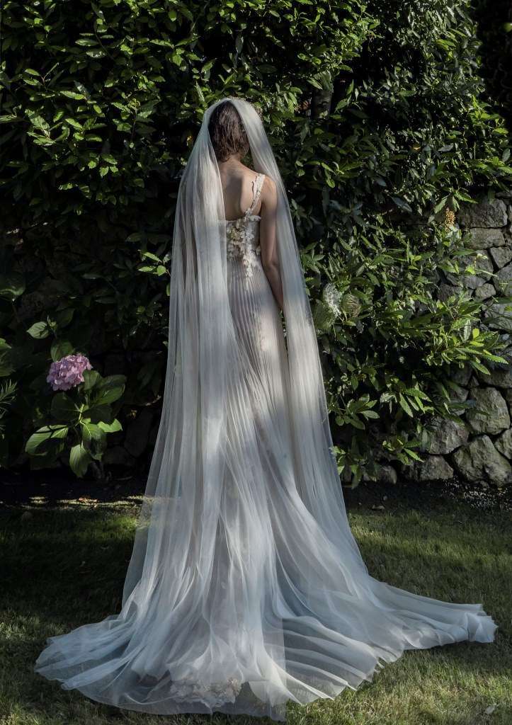 Abito da sposa con ricami sulla schiena Elisabetta Delogu