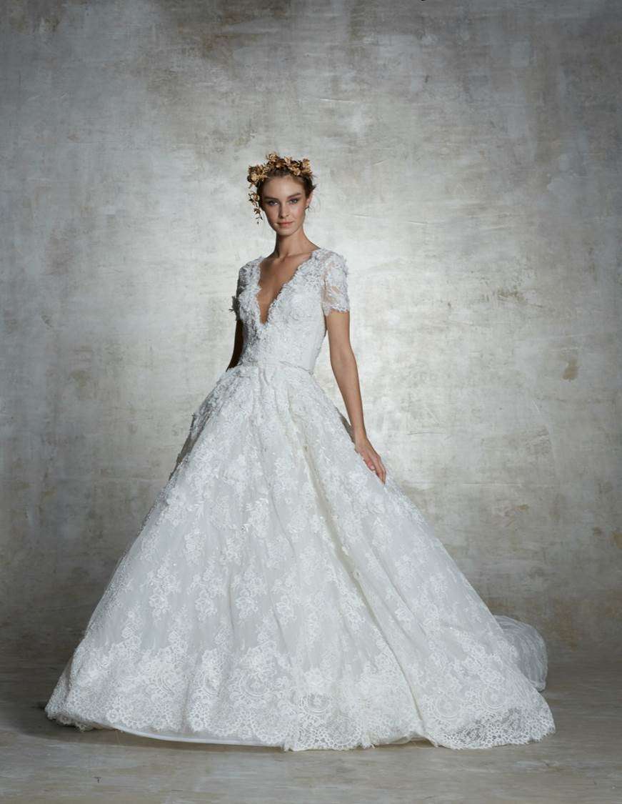 Abito da sposa in pizzo ampio Marchesa