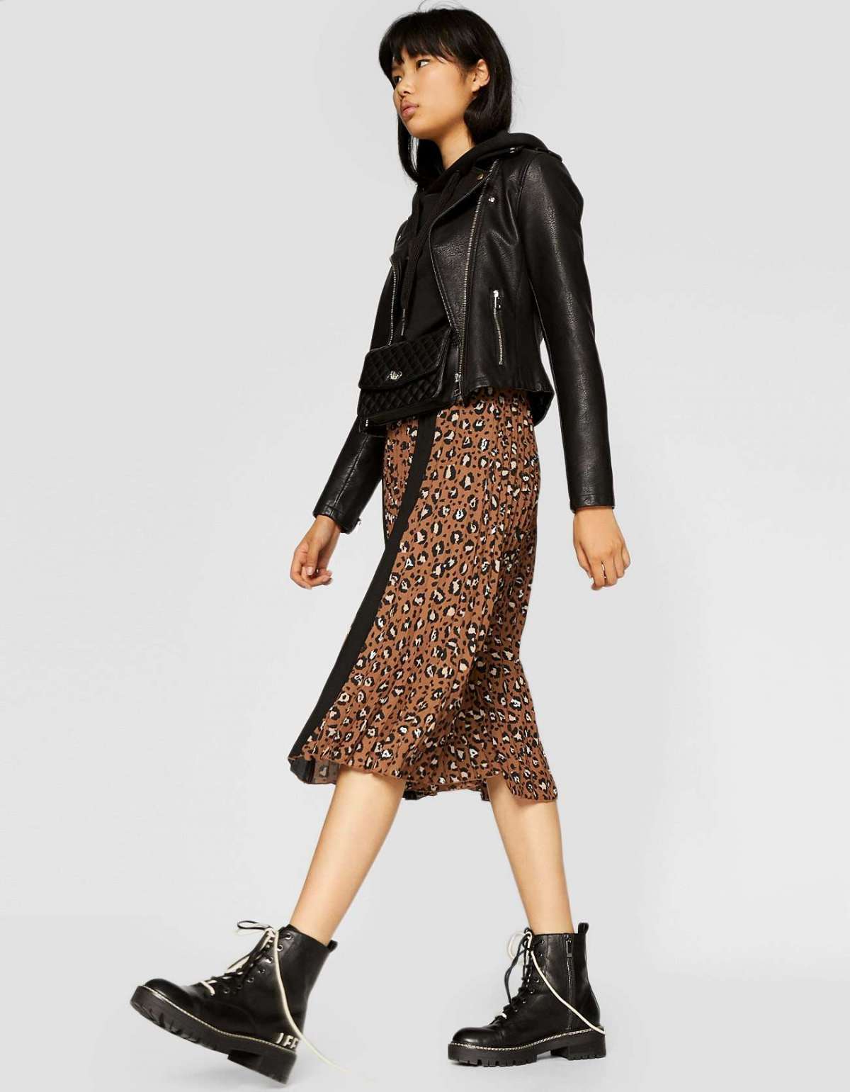 Gonna animalier a vita alta Stradivarius a 19,99  euro