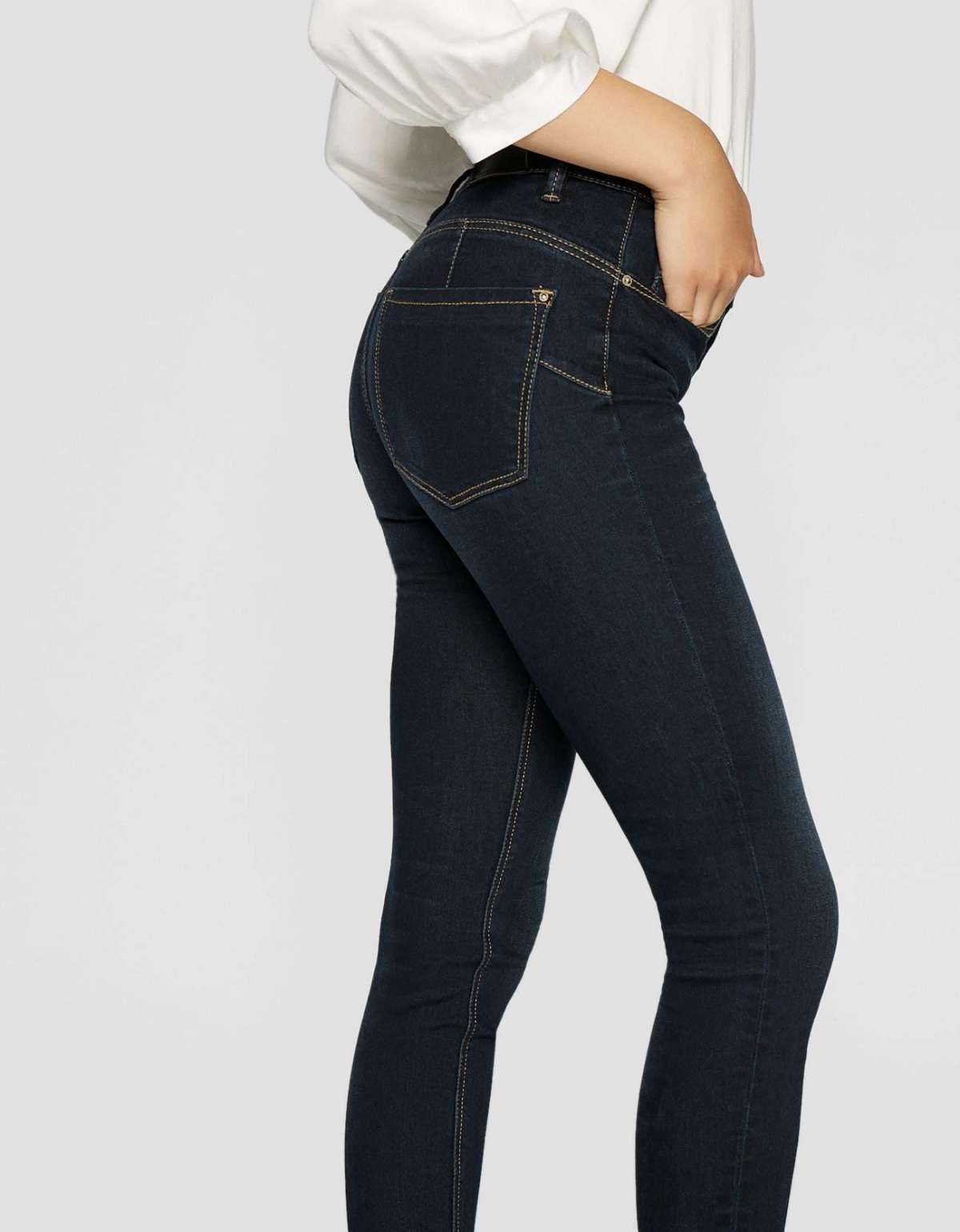 Jeans push up Stradivarius a 25,99 euro