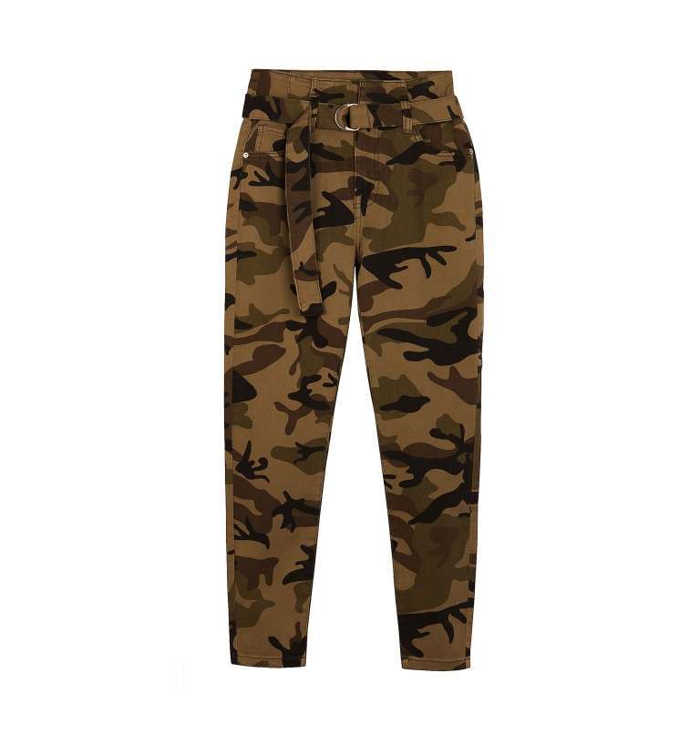 Pantaloni camouflage Bershka