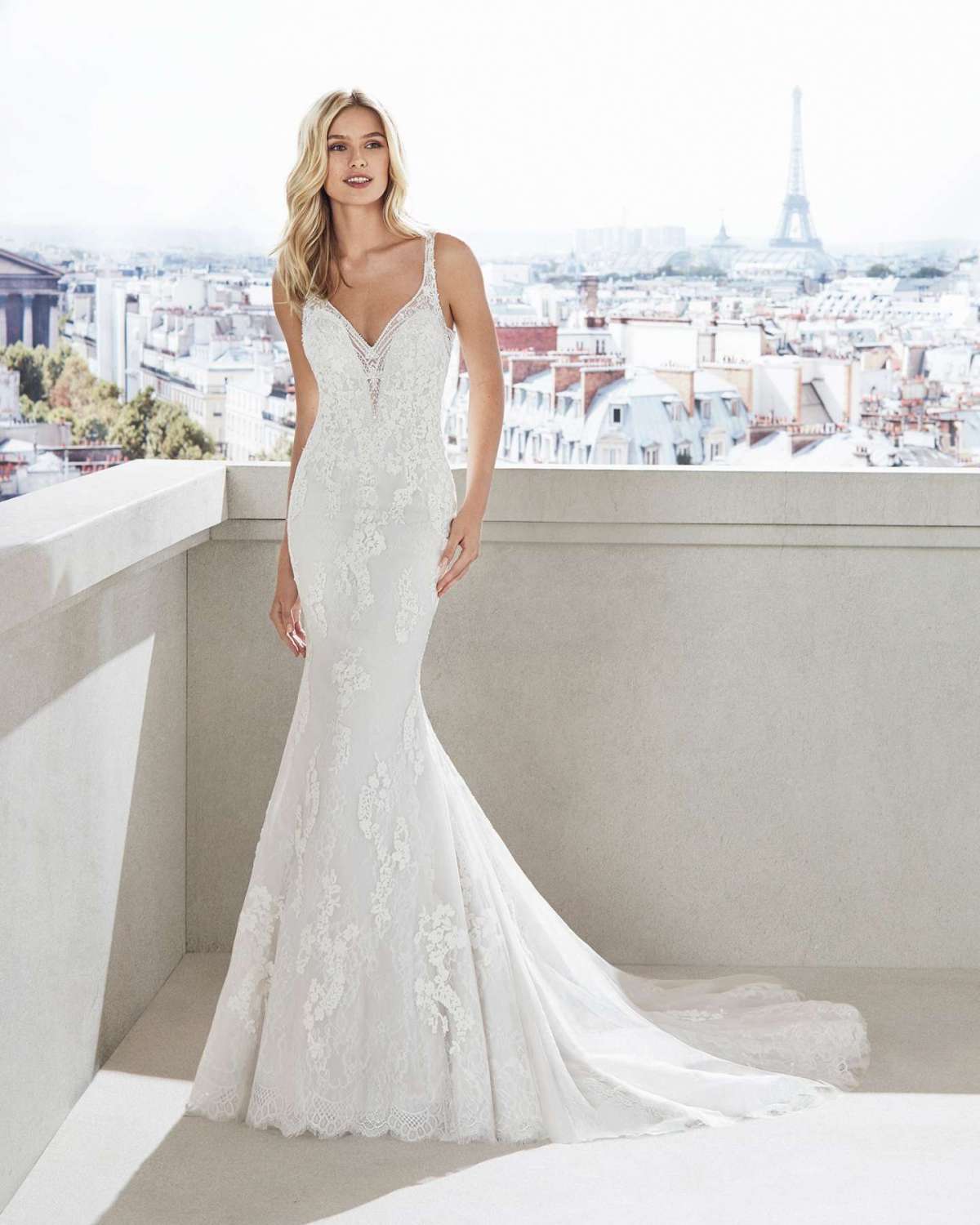 Abito da sposa a sirena in pizzo Luna Novias