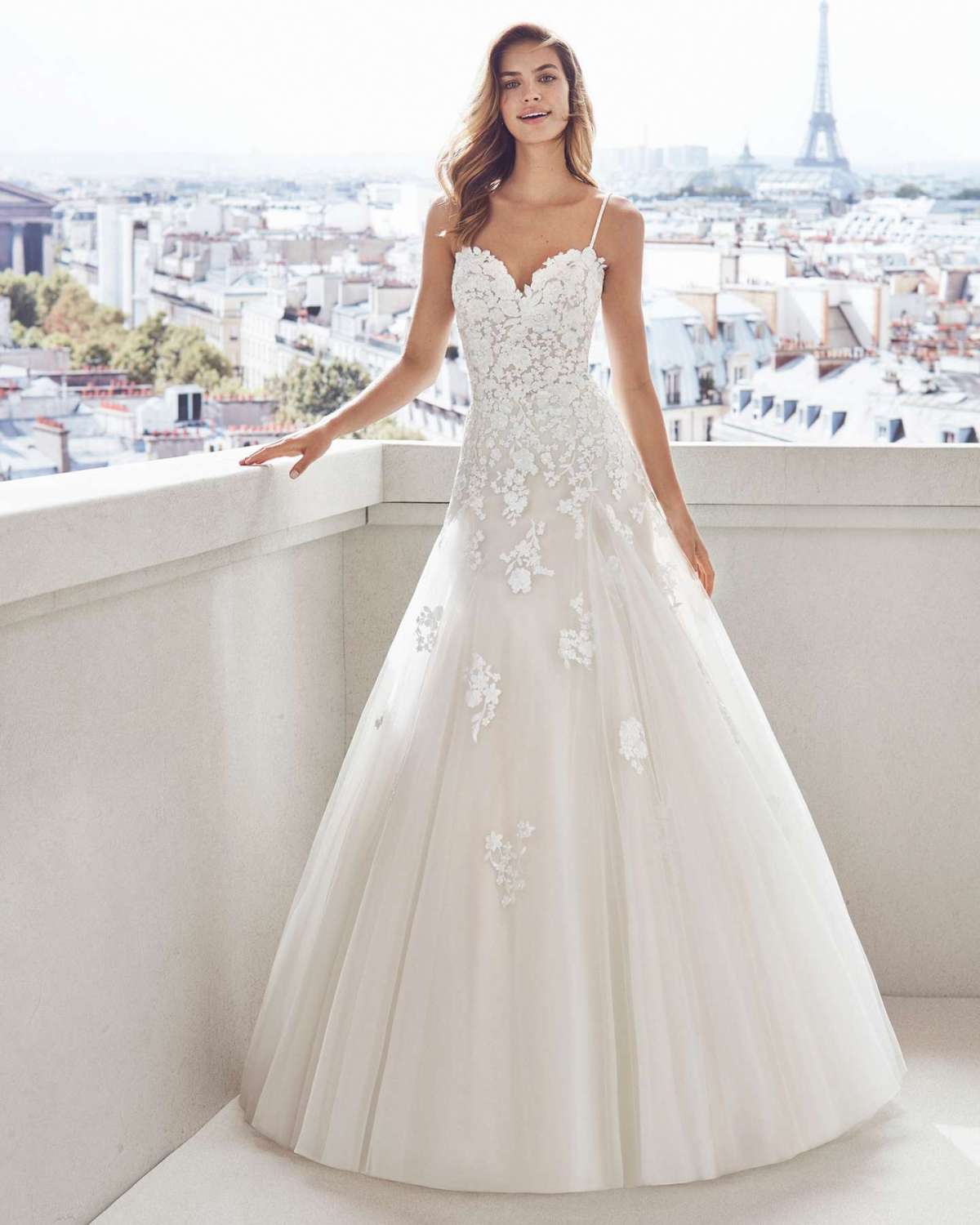 Abiti da sposa luna novias 2019 2025