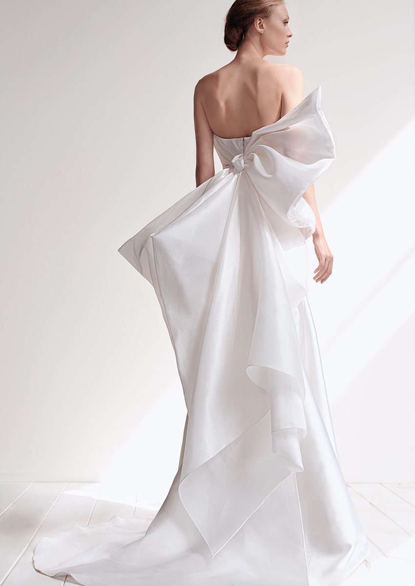 Abito da sposa Giuseppe Papini con fiocco sul retro