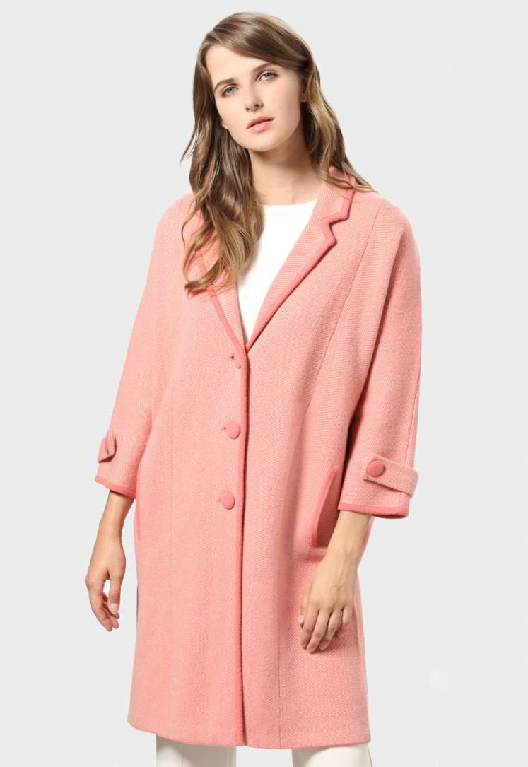 Cappotto in maglia rosa Stefanel a 365 euro