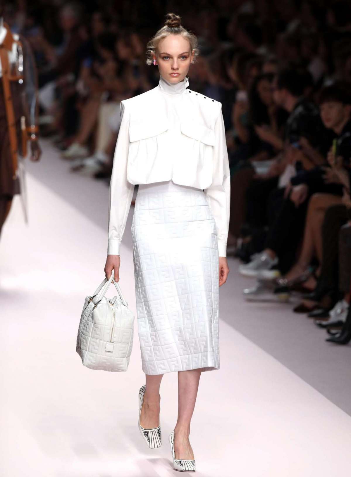 Look total white Fendi