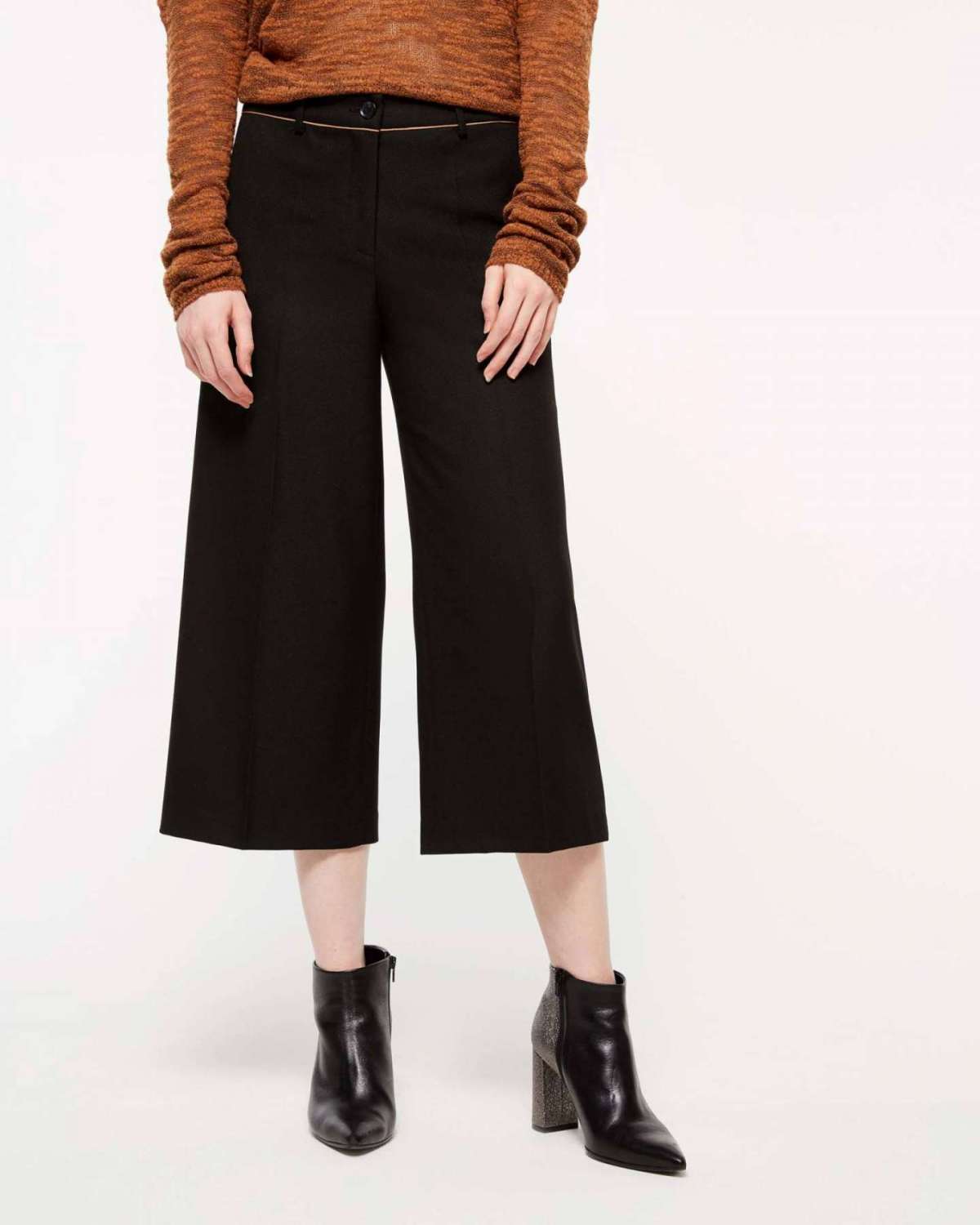 Pantaloni culotte neri Sisley a 69,95 euro
