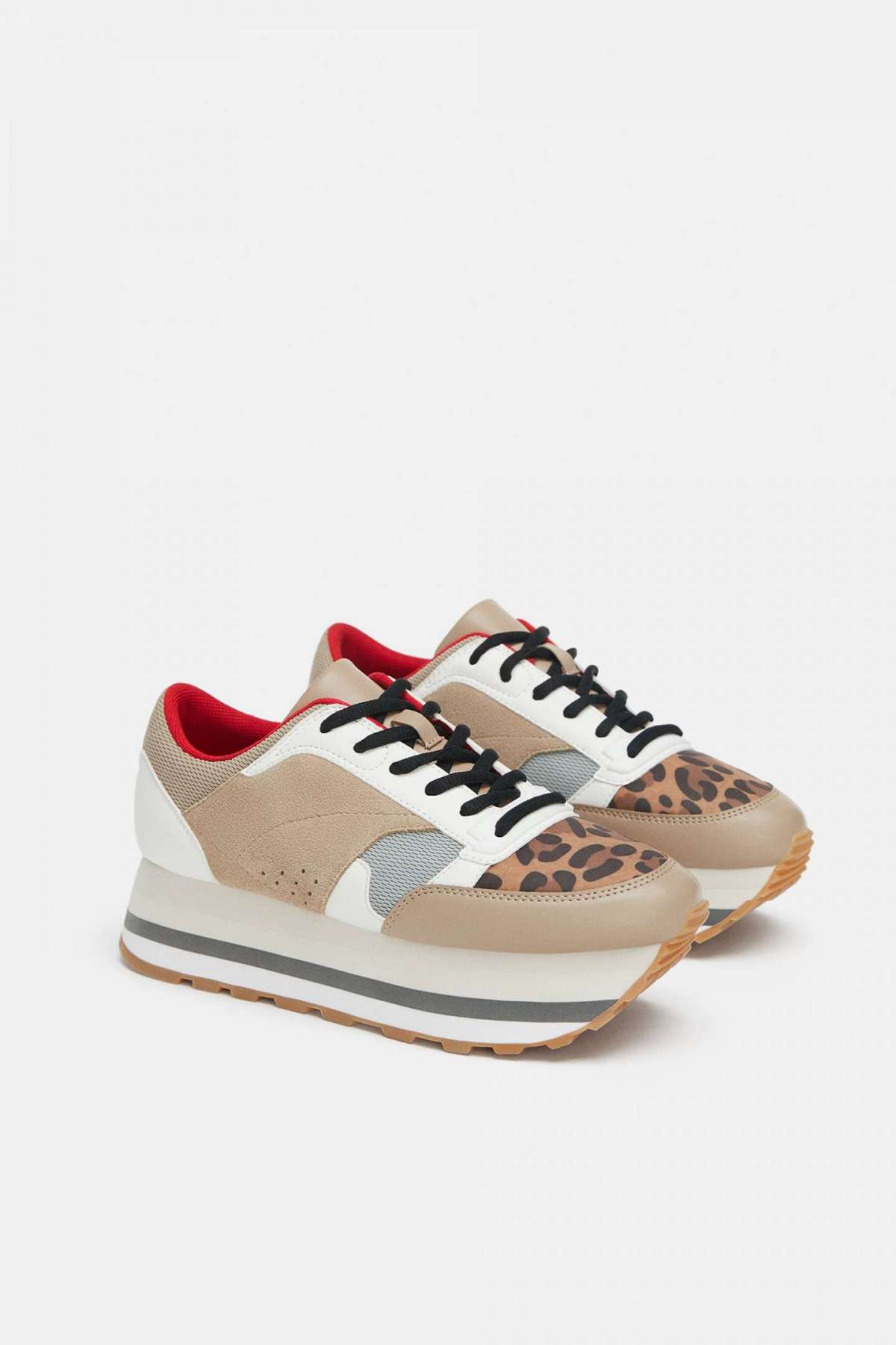 Sneakers animalier alte Zara a 49,95 euro