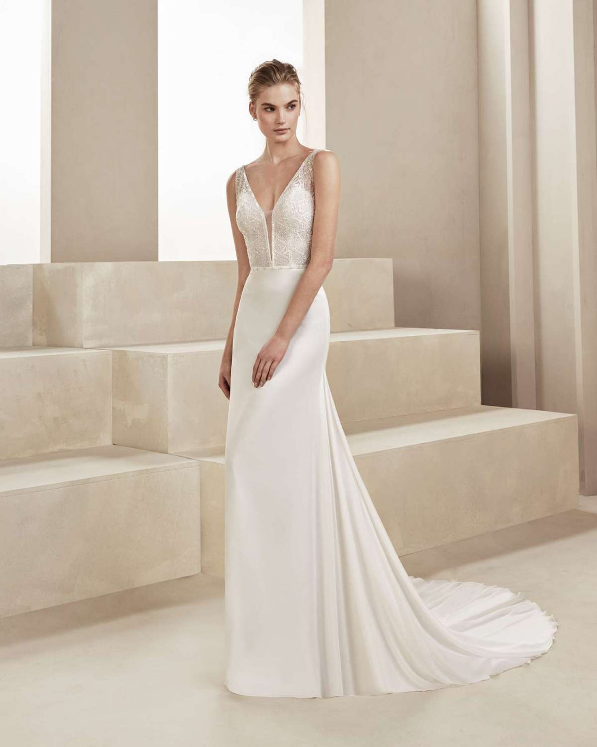 Abito da sposa in chiffon Alma Novia