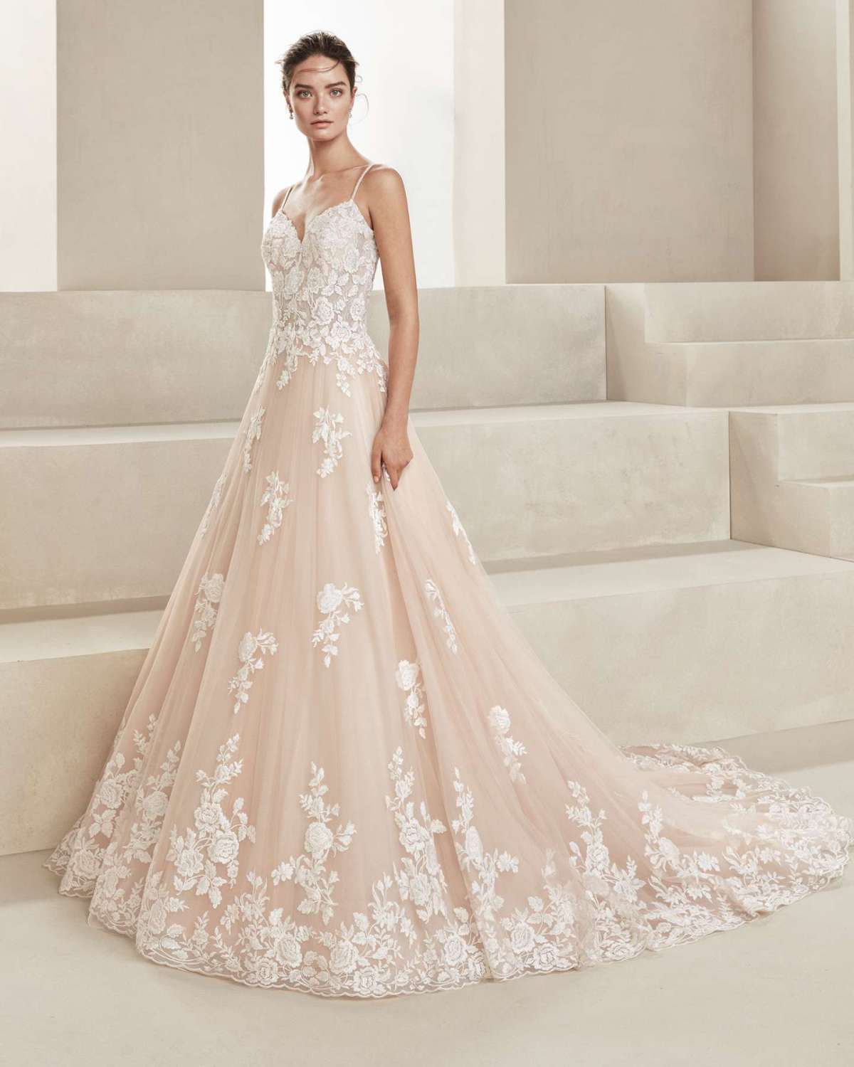 Abito da sposa rosa Alma Novia