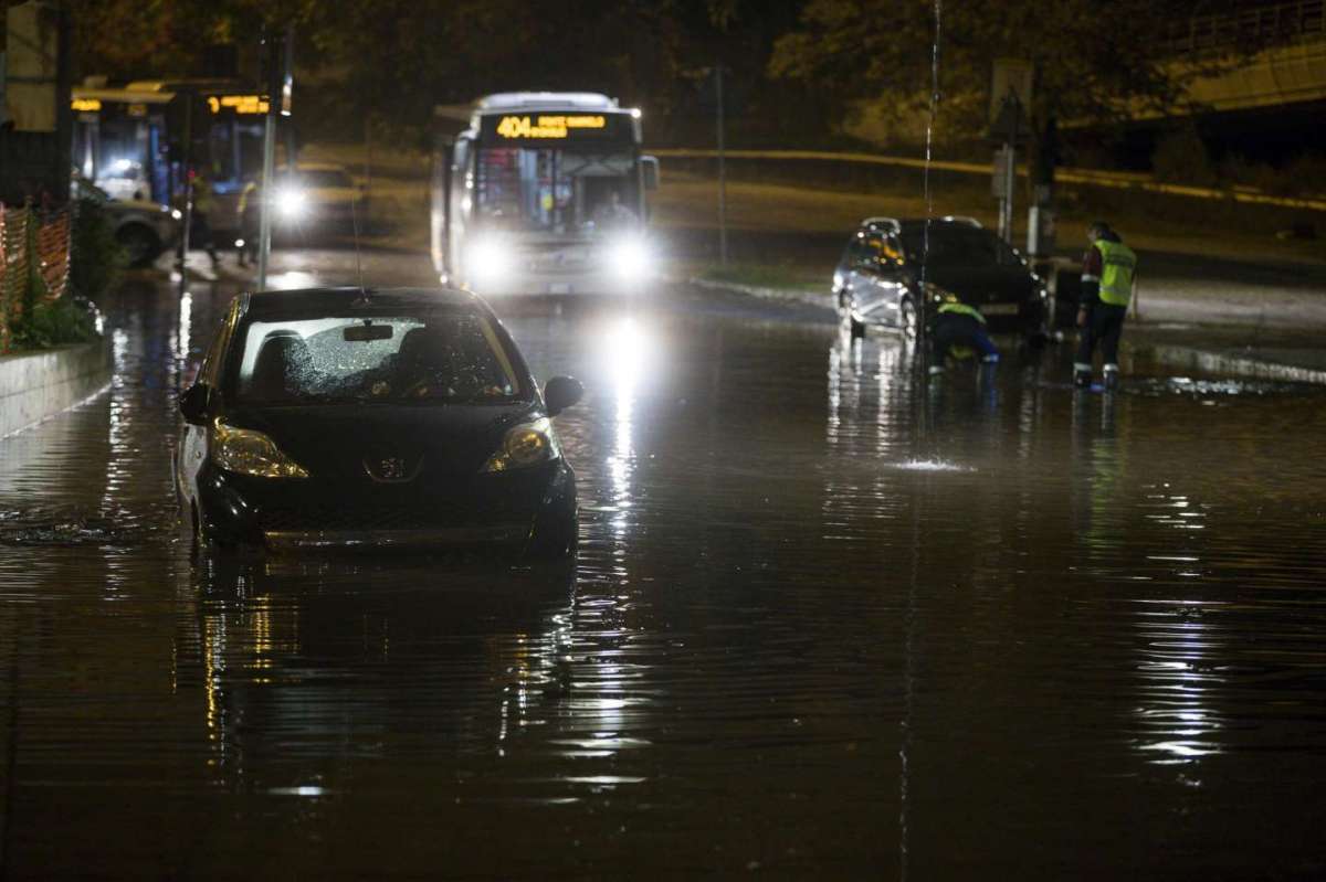 Roma strade allagate