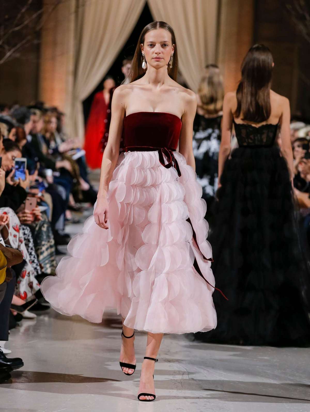 Abito elegante in organza e velluto Oscar De La Renta