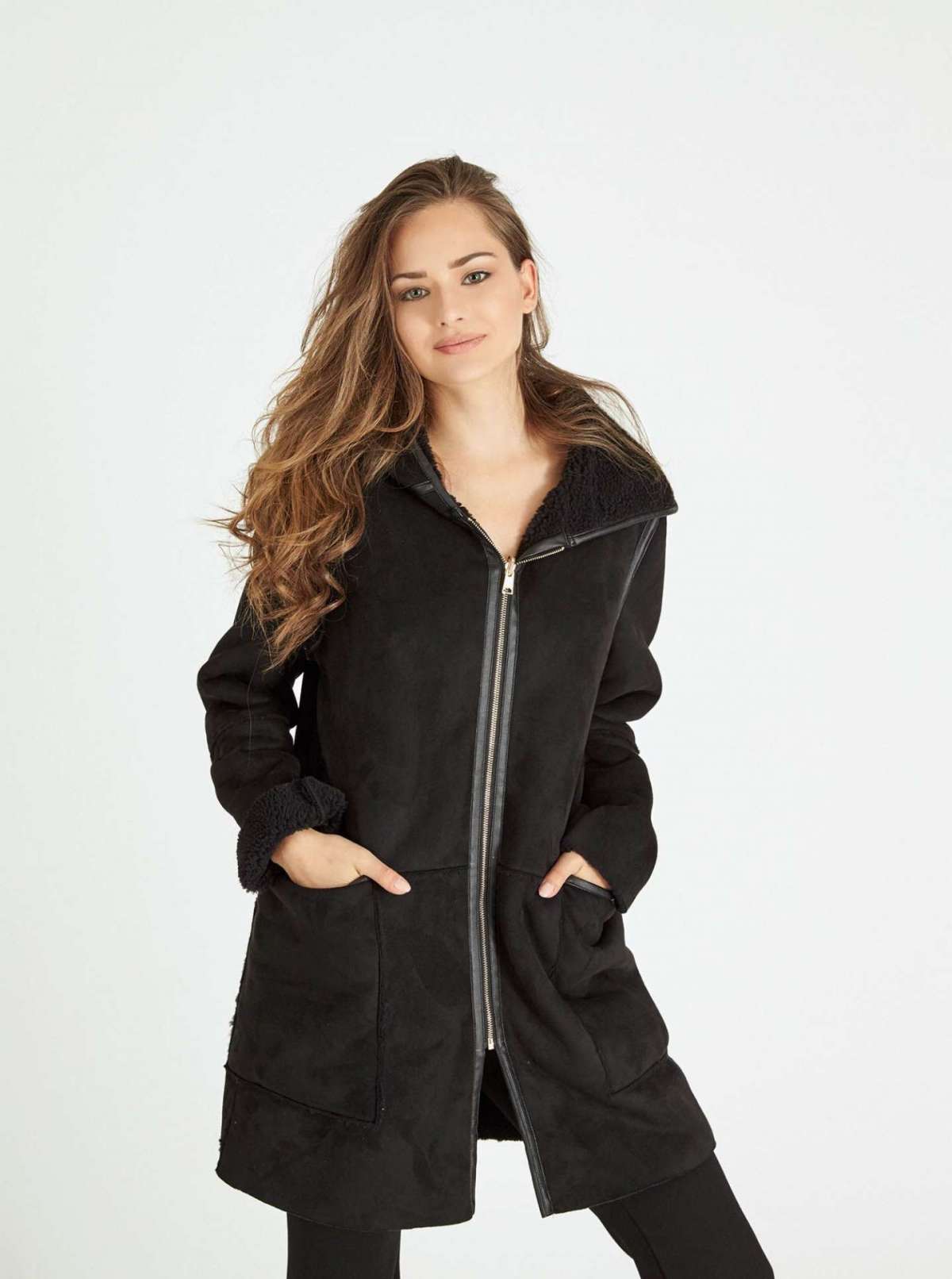 Cappotto nero lungo Piazza Italia a 79,95 euro