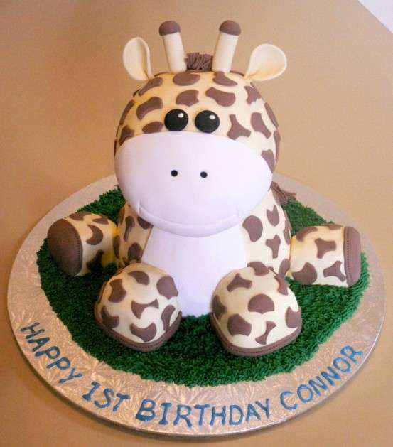 Torta di compleanno a forma di giraffa