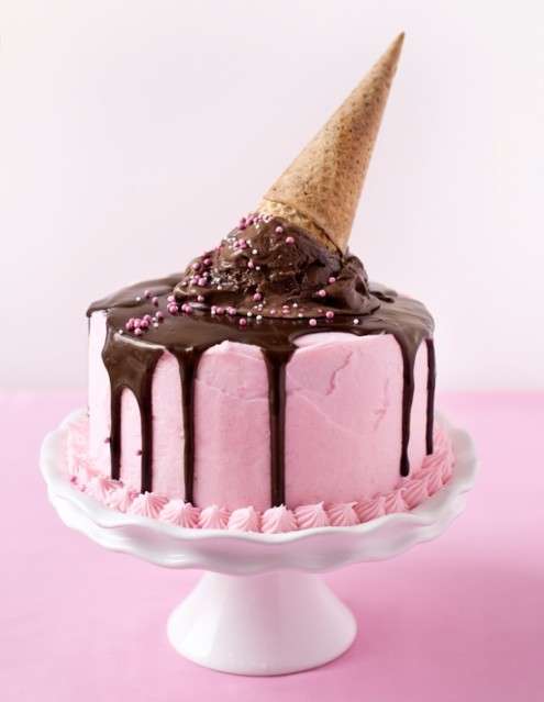 Torta di compleanno  simpatica con il cono gelato
