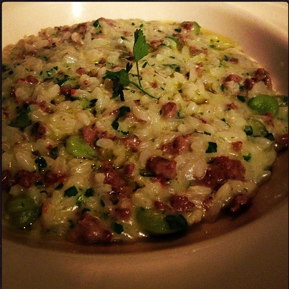 Risotto con fave e salsiccia