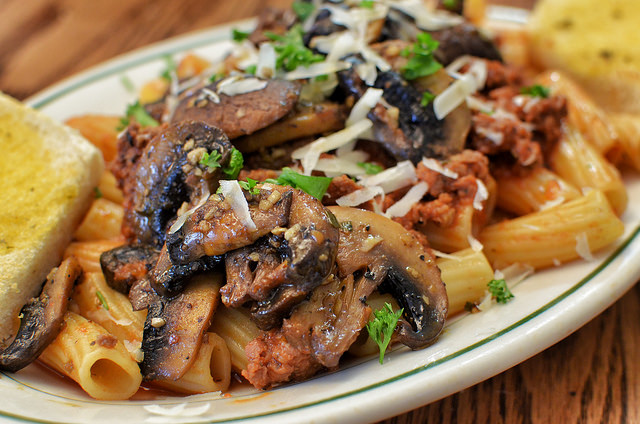 Pasta salsiccia e funghi