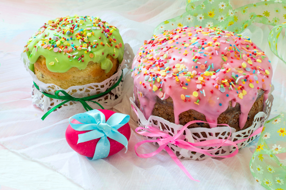 Torta glassata con gli ovetti