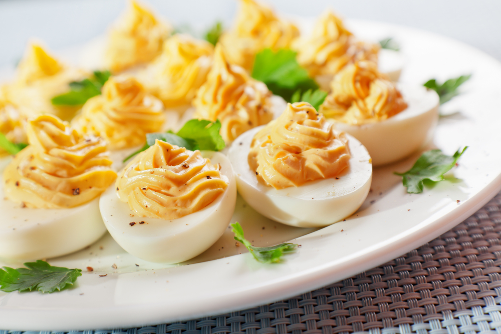 Uova ripiene di ricotta