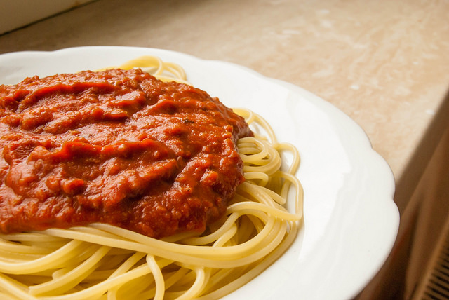 Spaghetti con ragù di triglia